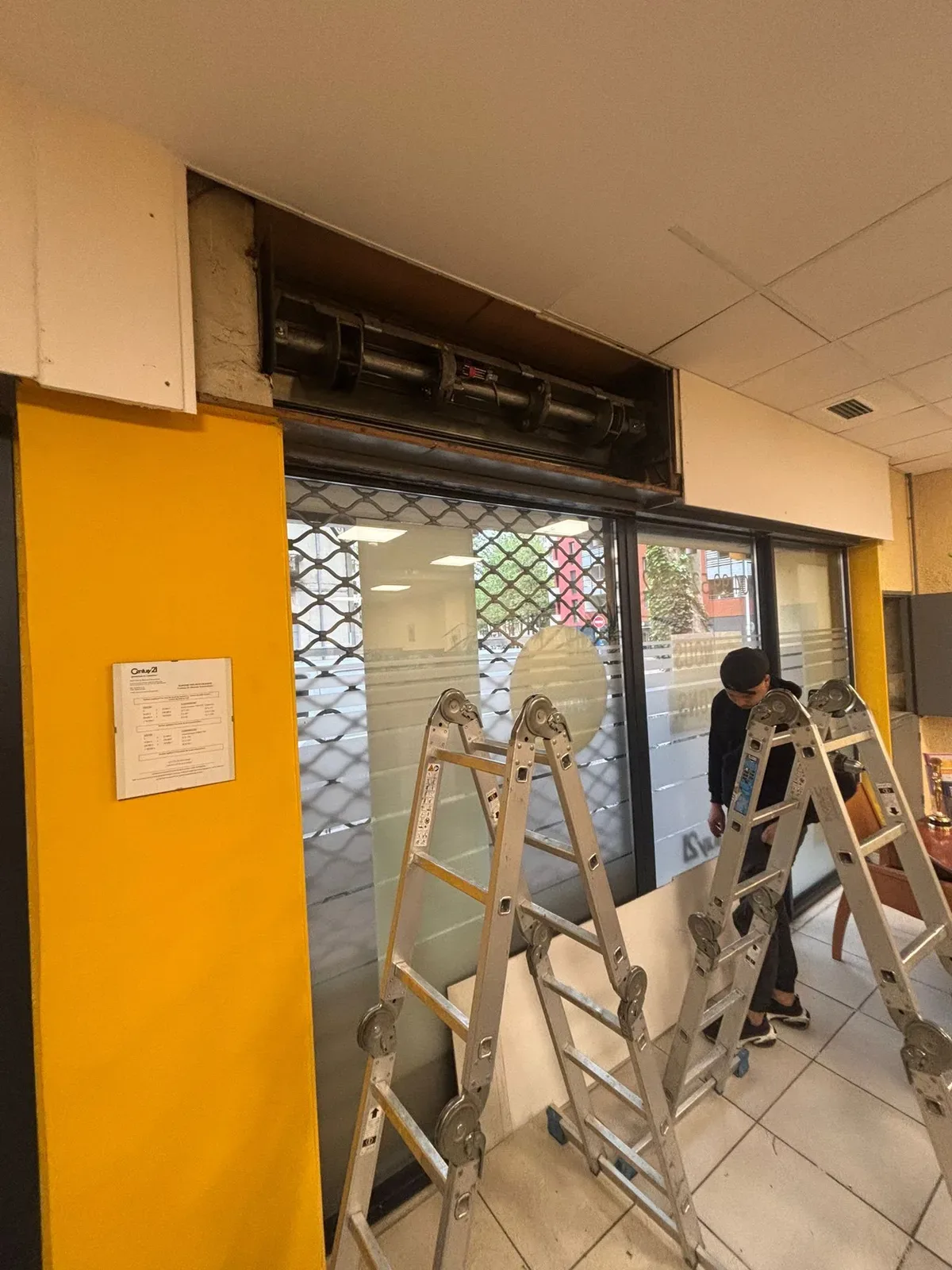 Installation et pose de rideau métallique à Annecy