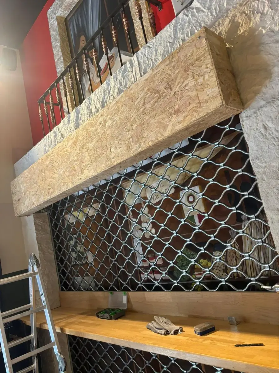 Installation et pose de rideau métallique à Annecy