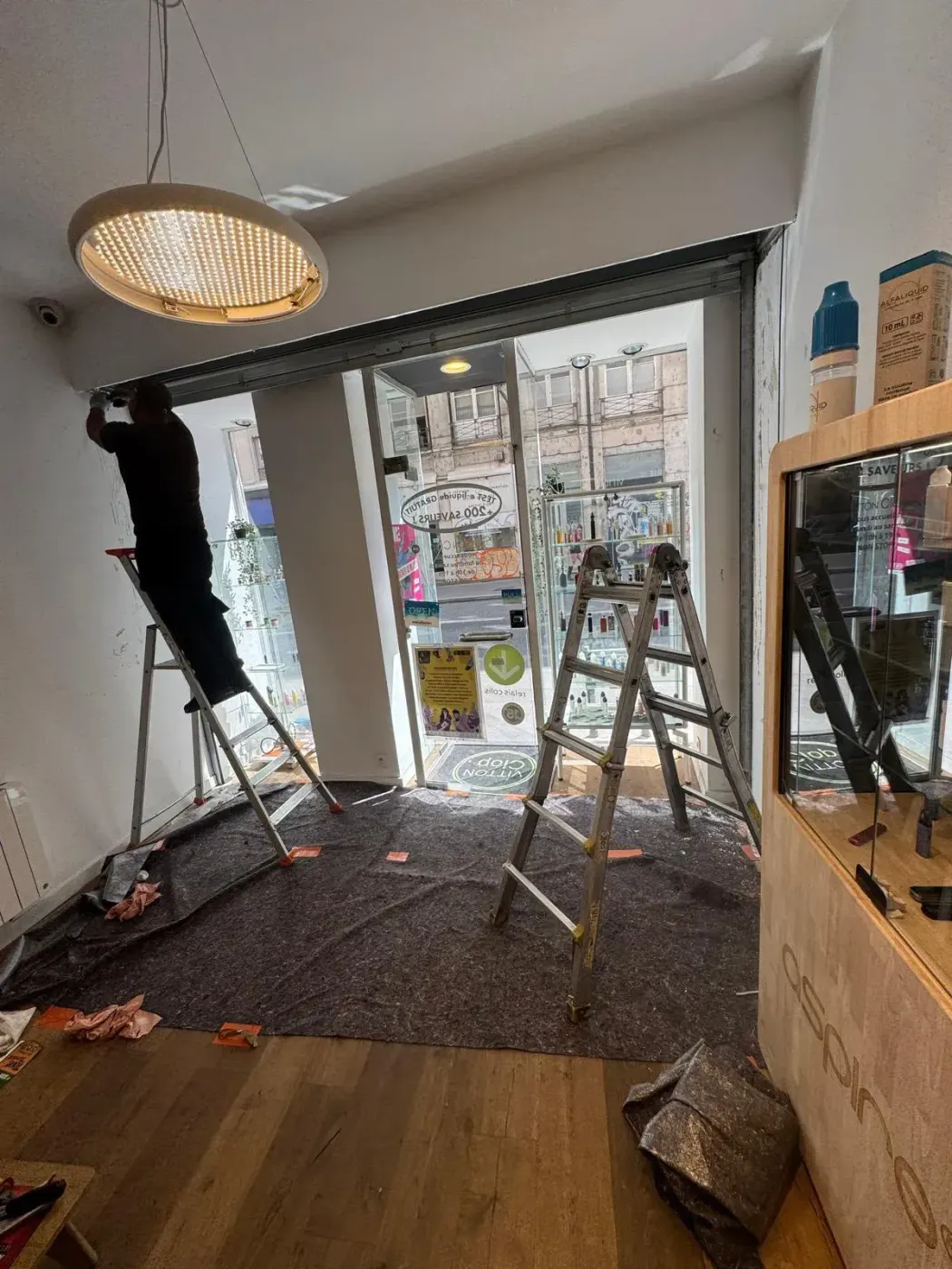 Installation et pose de rideau métallique à Annecy